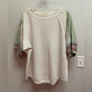 Green 1/4 Sleeve Blouse w/ Embroidered Sleeves
